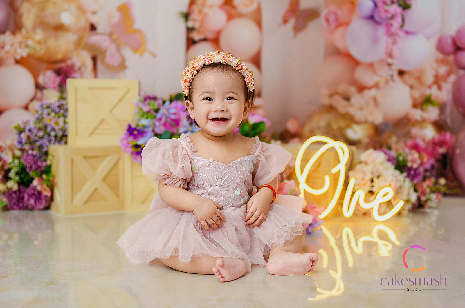 Cake smash photography in parramatta